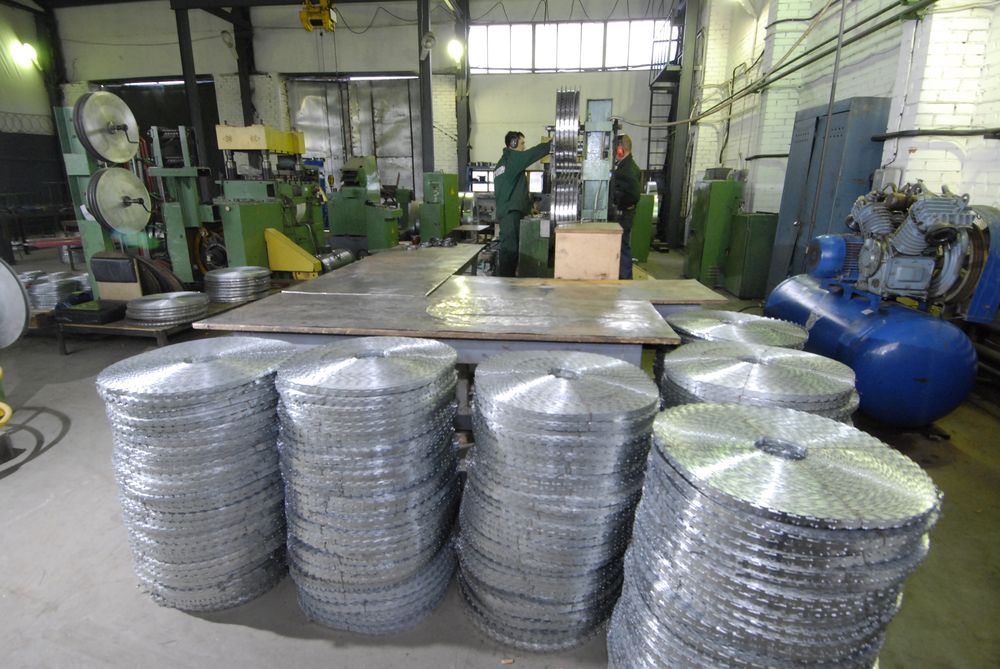 manufacture of the barbed wire