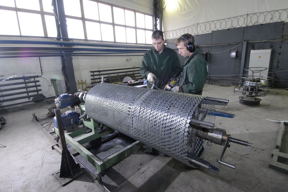 manufacture of the barbed wire